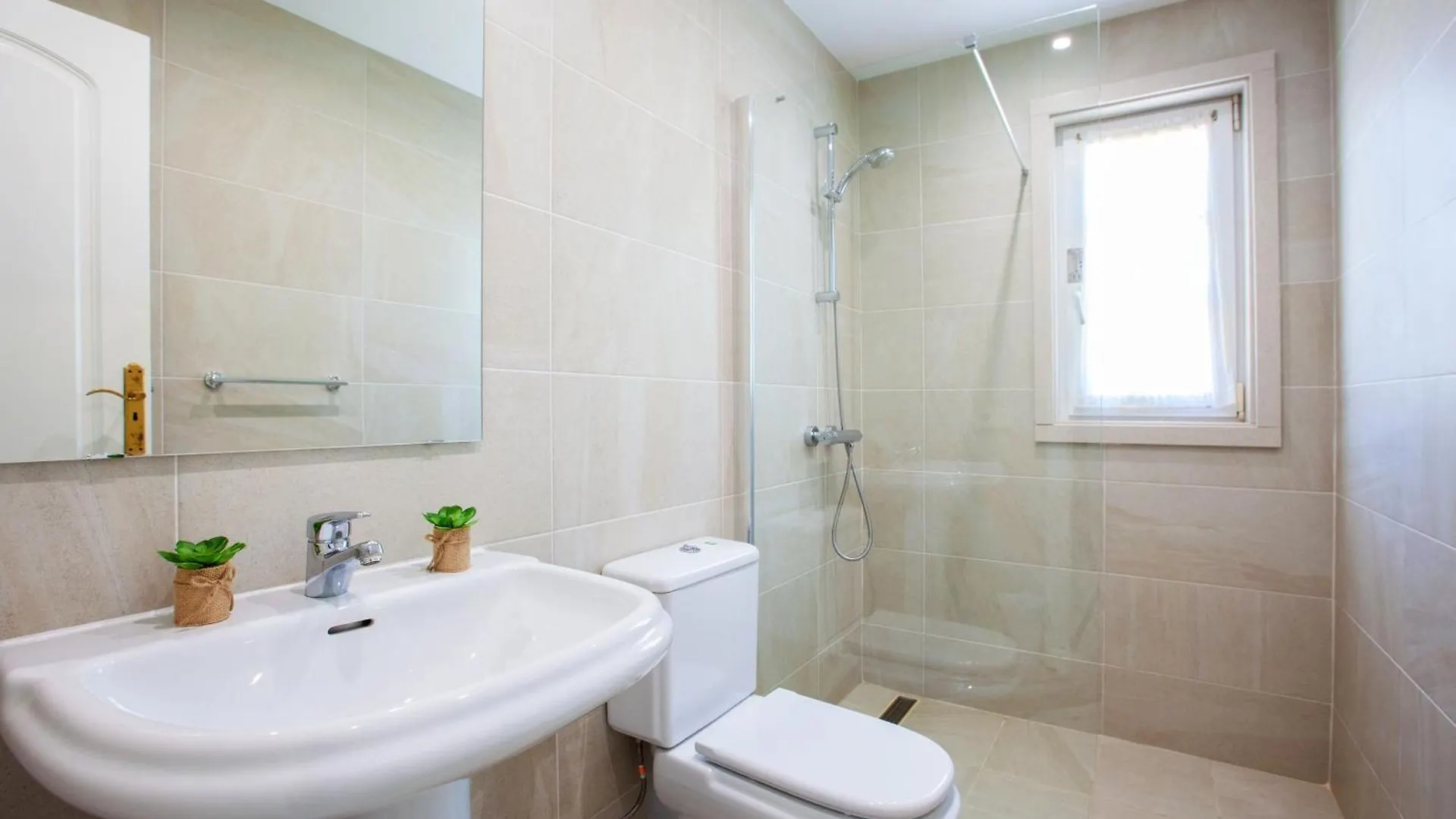 Modern Los Mojones Villa 3 Bedrooms Private Heated Pool Villa Marcus Puerto Del Carmen 0*, Puerto del Carmen (Lanzarote) Španělsko