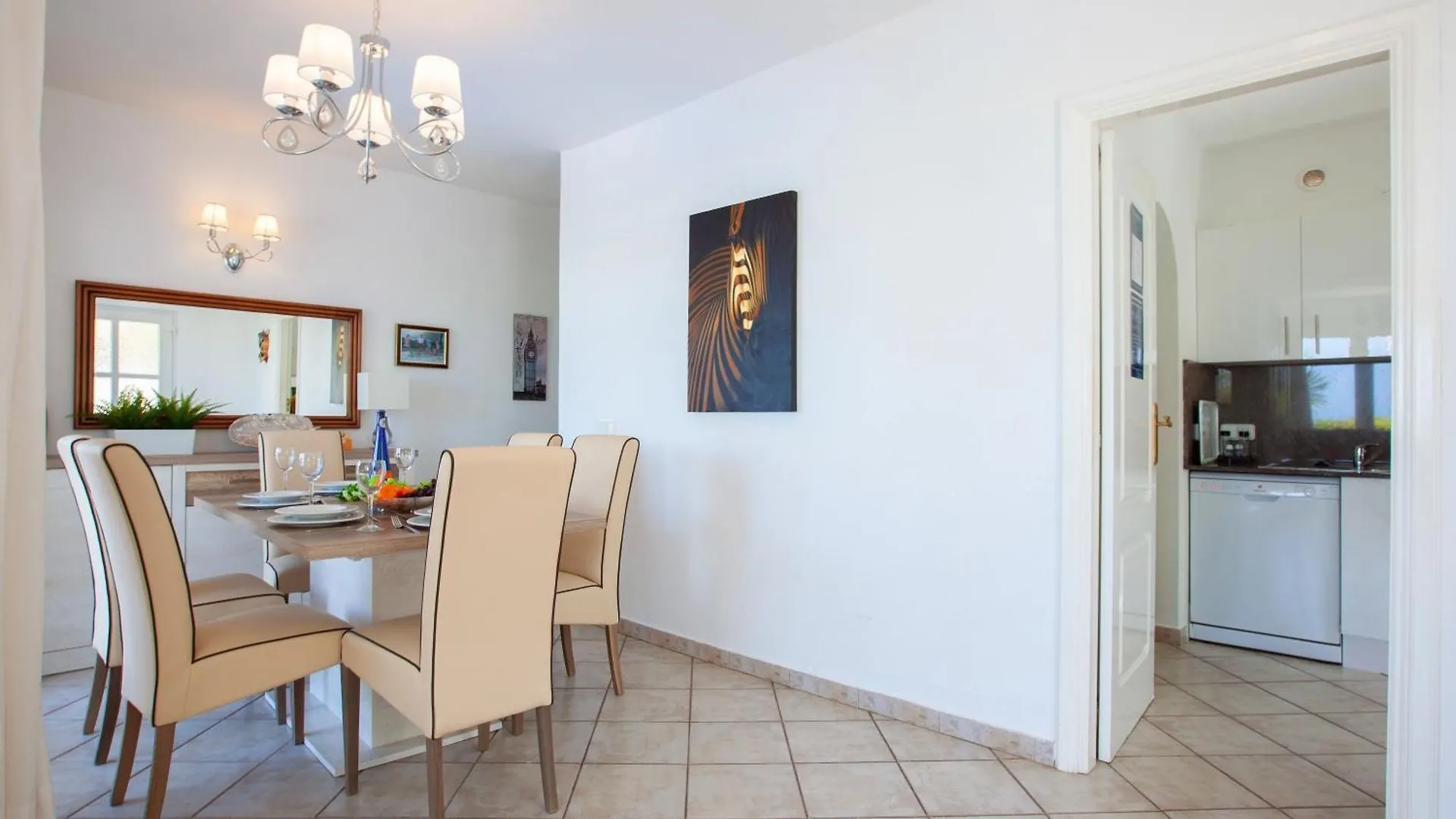Modern Los Mojones Villa 3 Bedrooms Private Heated Pool Villa Marcus Puerto Del Carmen 0*, Puerto del Carmen (Lanzarote)